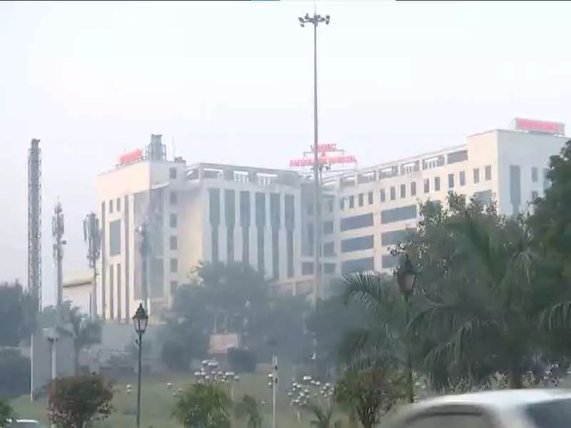 दिल्ली की वायु गुणवत्ता गंभीर श्रेणी में पहुंची; कई इलाकों में AQI 400 से ऊपर दिल्ली की वायु गुणवत्ता गंभीर श्रेणी में पहुंची; कई इलाकों में AQI 400 से ऊपर
