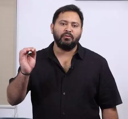 Tejashwi Yadav: कार्यकर्ताओं ने सेलिब्रेट किया तेजस्वी यादव का जन्मदिन, राजद नेता ने जताया बिहार के सभी लोगों का हृदय से आभार Tejashwi Yadav: कार्यकर्ताओं ने सेलिब्रेट किया तेजस्वी यादव का जन्मदिन, राजद नेता ने जताया बिहार के सभी लोगों का हृदय से आभार