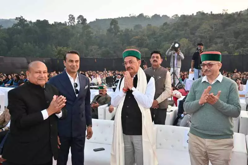 उज्ज्वल भविष्य के लिए मूल्य-आधारित शिक्षा महत्वपूर्ण: Chauhan उज्ज्वल भविष्य के लिए मूल्य-आधारित शिक्षा महत्वपूर्ण: Chauhan