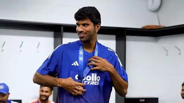 तमिलियन ने इम्पैक्ट प्लेयर अवॉर्ड जीता, BCCI ने उन्हें सम्मानित किया तमिलियन ने इम्पैक्ट प्लेयर अवॉर्ड जीता, BCCI ने उन्हें सम्मानित किया