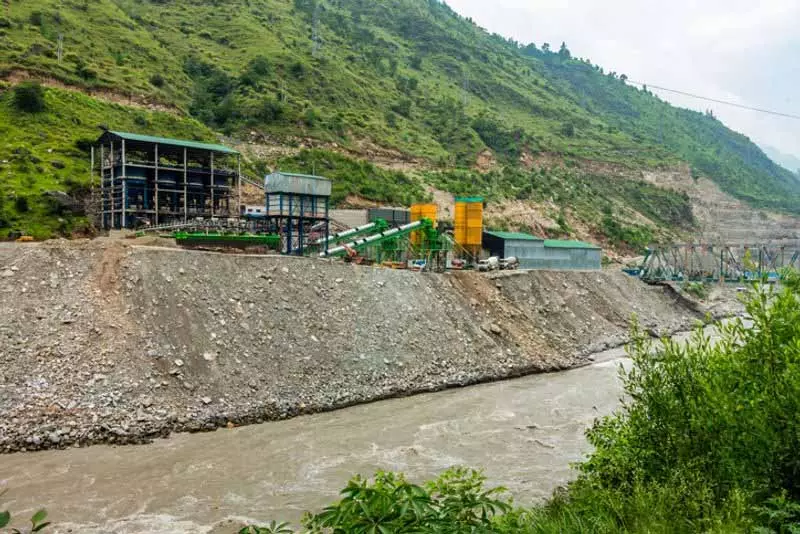 Himachal: नदियों में खनन के लिए भारी मशीनरी के इस्तेमाल पर प्रतिबंध लगाने का सरकार से आग्रह Himachal: नदियों में खनन के लिए भारी मशीनरी के इस्तेमाल पर प्रतिबंध लगाने का सरकार से आग्रह
