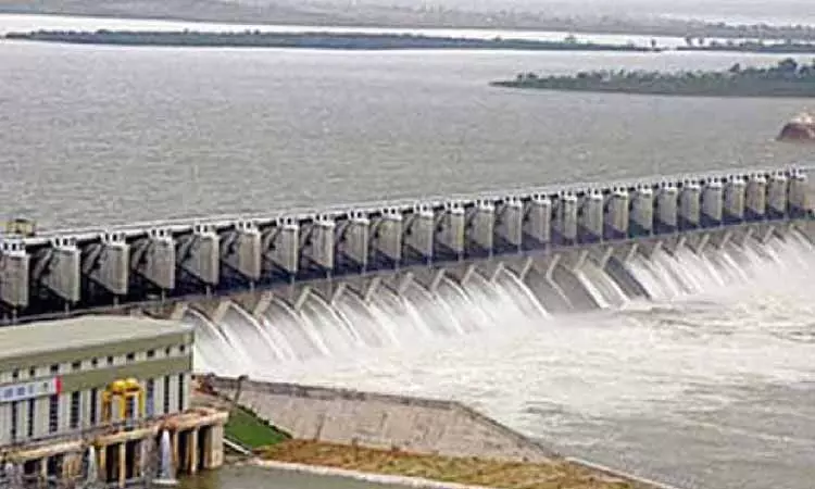 Chennai के जलाशय 85% भरे, तमिलनाडु ने कृष्णा नदी का पानी छोड़ने पर रोक लगाने की मांग की Chennai के जलाशय 85% भरे, तमिलनाडु ने कृष्णा नदी का पानी छोड़ने पर रोक लगाने की मांग की