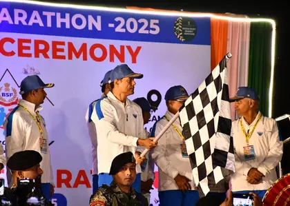 BSF की मैराथन में भारी भीड़, ऑपरेशन सिंदूर के बाद जम्मू में पहला बड़ा आयोजन BSF की मैराथन में भारी भीड़, ऑपरेशन सिंदूर के बाद जम्मू में पहला बड़ा आयोजन
