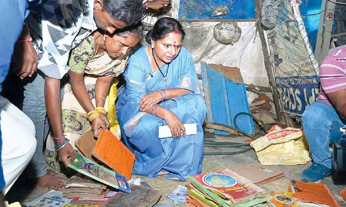 कविता ने बाढ़ पीड़ितों के लिए तत्काल मुआवजे की मांग की कविता ने बाढ़ पीड़ितों के लिए तत्काल मुआवजे की मांग की