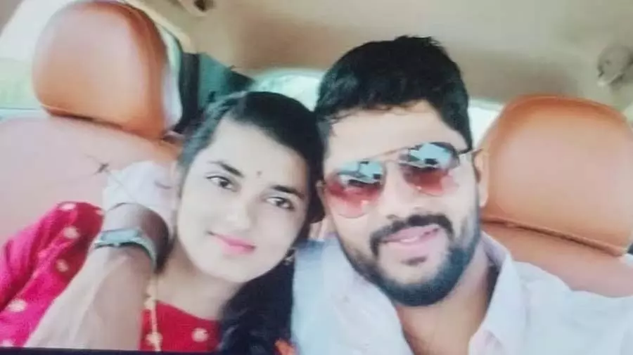 युवती की आत्महत्या का मामला: 11 लोगों के खिलाफ FIR दर्ज युवती की आत्महत्या का मामला: 11 लोगों के खिलाफ FIR दर्ज