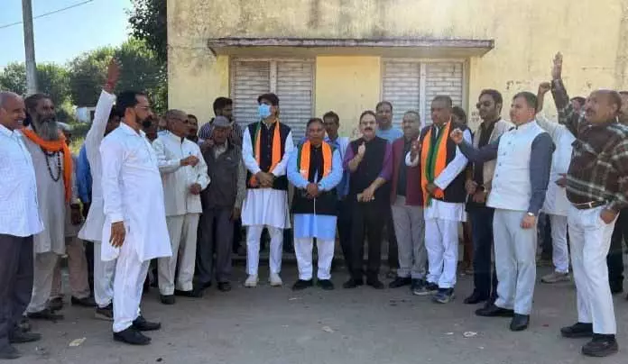 जनता के साथ भाजपा का मजबूत जुड़ाव देवयानी की भारी जीत सुनिश्चित करेगा: Sat Sharma जनता के साथ भाजपा का मजबूत जुड़ाव देवयानी की भारी जीत सुनिश्चित करेगा: Sat Sharma