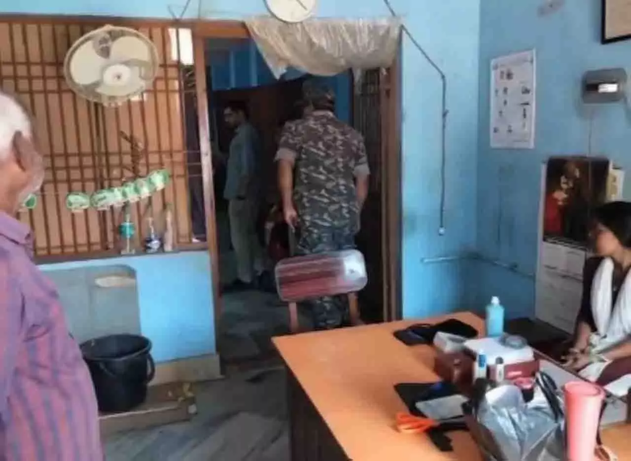 Odisha में 6 अवैध क्लीनिक सील, बिना लाइसेंस वाली प्रैक्टिस पर कार्रवाई Odisha में 6 अवैध क्लीनिक सील, बिना लाइसेंस वाली प्रैक्टिस पर कार्रवाई