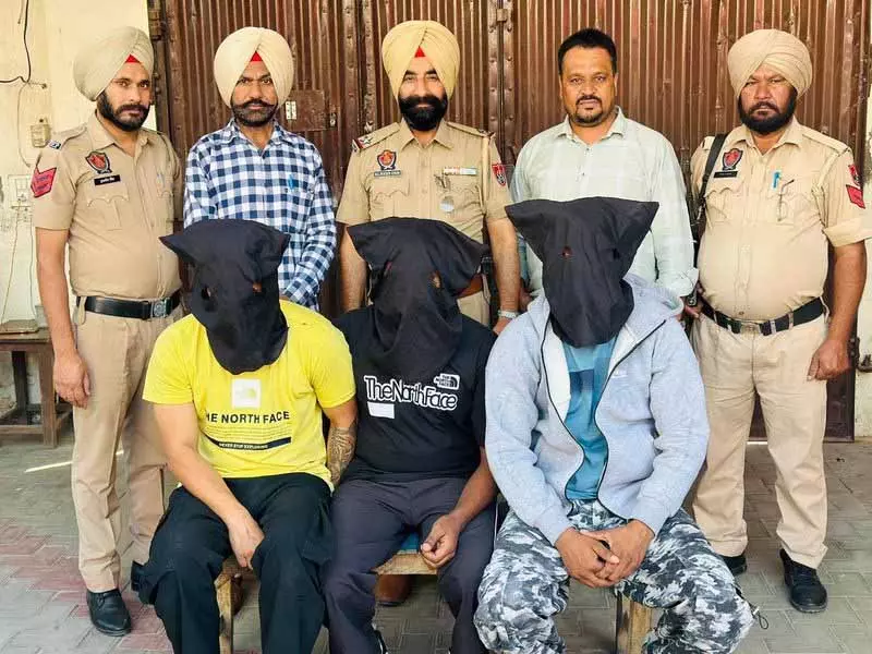 Ludhiana: ग्रामीण पुलिस गैंगस्टरों और तस्करों के खिलाफ सख्त कार्रवाई कर रही Ludhiana: ग्रामीण पुलिस गैंगस्टरों और तस्करों के खिलाफ सख्त कार्रवाई कर रही