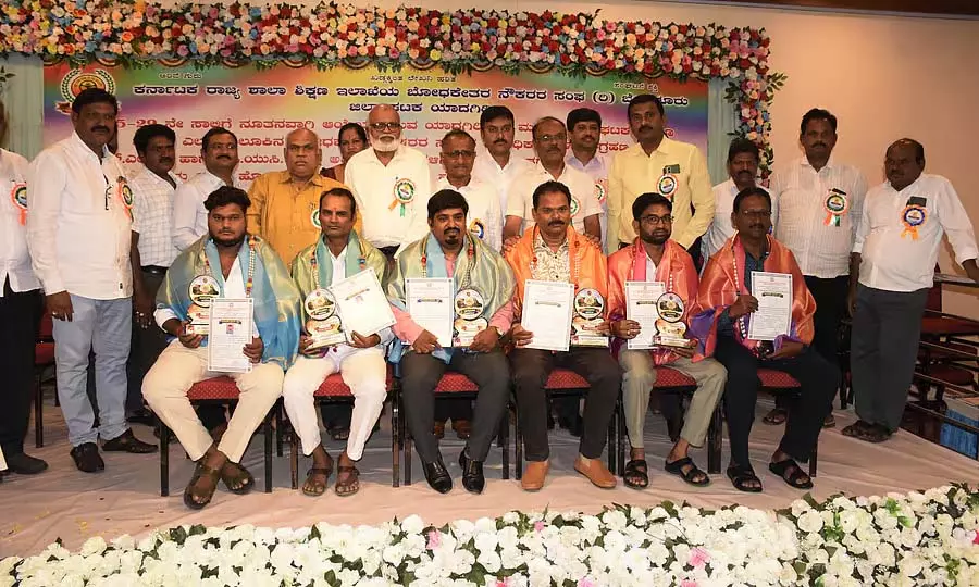 जुर्माना देना कर्तव्य की लापरवाही है, सजा के बराबर: C.S. Mudhol जुर्माना देना कर्तव्य की लापरवाही है, सजा के बराबर: C.S. Mudhol