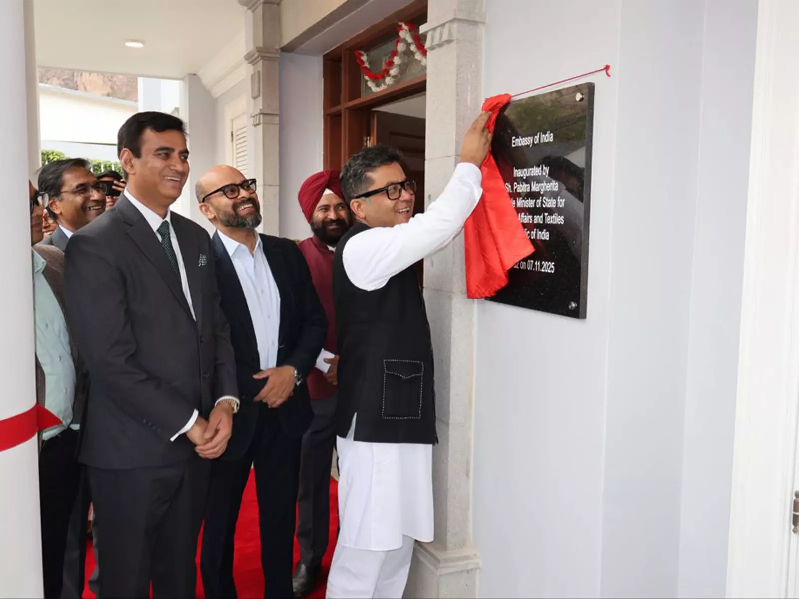 विदेश राज्य मंत्री मार्गेरिटा ने बोलीविया में भारतीय दूतावास के नए चांसरी भवन का किया उद्घाटन विदेश राज्य मंत्री मार्गेरिटा ने बोलीविया में भारतीय दूतावास के नए चांसरी भवन का किया उद्घाटन