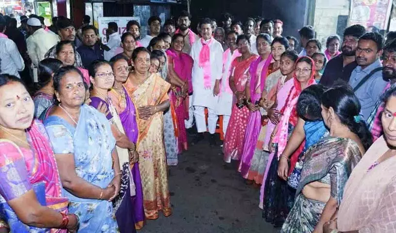 लोग कांग्रेस को धोखा देने के लिए सबक सिखाने को क्यों तैयार हैं: MLA Madhavaram लोग कांग्रेस को धोखा देने के लिए सबक सिखाने को क्यों तैयार हैं: MLA Madhavaram