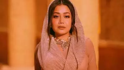 Neha Kakkar के नाम का इस्तेमाल कर ₹5 लाख की ऑनलाइन ठगी, वर्ली पुलिस ने शुरू की जांच Neha Kakkar के नाम का इस्तेमाल कर ₹5 लाख की ऑनलाइन ठगी, वर्ली पुलिस ने शुरू की जांच
