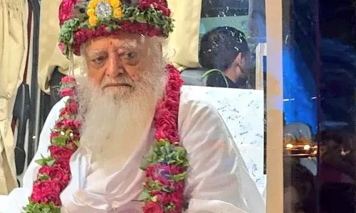 फिट है आसाराम, मेडिकल ग्राउंड पर बेल मिलते ही पहुंच गए आश्रम