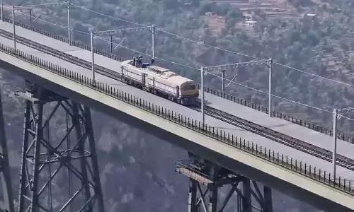 अनंतनाग में ट्रेन से पक्षी टकराने से लोको पायलट घायल