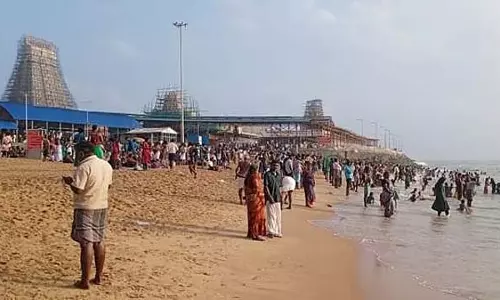 Tamil Nadu : थिरुचेंदूर मंदिर के बीच पर रात भर रुकने पर कोई रोक नहीं है Tamil Nadu : थिरुचेंदूर मंदिर के बीच पर रात भर रुकने पर कोई रोक नहीं है