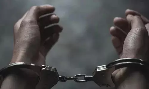 10 करोड़...PAK को भेजे गए पैसे, युवक गिरफ्तार, मचा हड़कंप 10 करोड़...PAK को भेजे गए पैसे, युवक गिरफ्तार, मचा हड़कंप