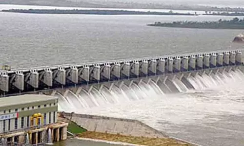 Chennai के जलाशय 85% भरे, तमिलनाडु ने कृष्णा नदी का पानी छोड़ने पर रोक लगाने की मांग की Chennai के जलाशय 85% भरे, तमिलनाडु ने कृष्णा नदी का पानी छोड़ने पर रोक लगाने की मांग की