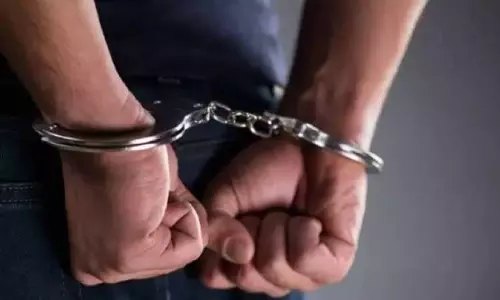 7.1 करोड़ रुपये के ऋण धोखाधड़ी में Chennai की दो महिलाएं गिरफ्तार 7.1 करोड़ रुपये के ऋण धोखाधड़ी में Chennai की दो महिलाएं गिरफ्तार