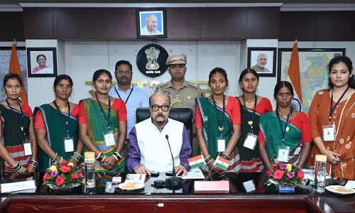 राज्यपाल रमेन डेका ने विद्यार्थियों और लखपति दीदियों को किया सम्मानित