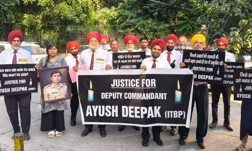 पूर्व सीएपीएफ कर्मियों ने आत्महत्या करने वाले ITBP के उप कमांडेंट के लिए न्याय की मांग की पूर्व सीएपीएफ कर्मियों ने आत्महत्या करने वाले ITBP के उप कमांडेंट के लिए न्याय की मांग की