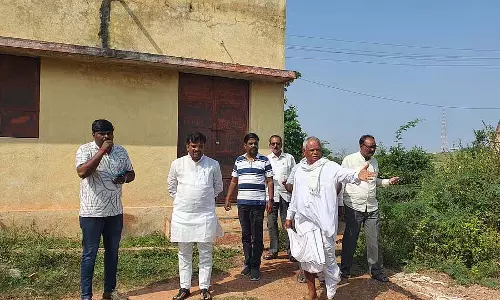 पानी की अपर्याप्त आपूर्ति: विधायक चंद्रू लमानी ने निरीक्षण किया पानी की अपर्याप्त आपूर्ति: विधायक चंद्रू लमानी ने निरीक्षण किया