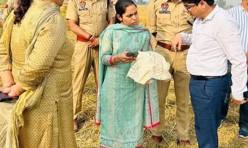 Malerkotla में पराली जलाने के खिलाफ अभियान तेज, अधिकारियों को विरोध का सामना करना पड़ा Malerkotla में पराली जलाने के खिलाफ अभियान तेज, अधिकारियों को विरोध का सामना करना पड़ा