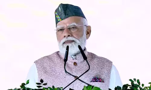 देवभूमि उत्तराखंड भारत के आध्यात्मिक जीवन की धड़कन है: PM मोदी देवभूमि उत्तराखंड भारत के आध्यात्मिक जीवन की धड़कन है: PM मोदी
