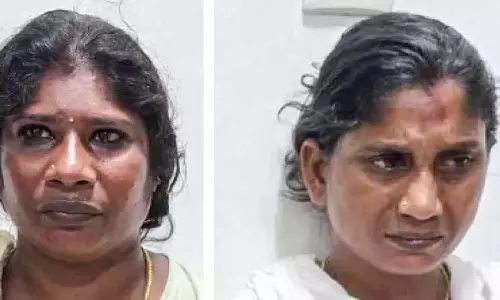 Kerala : चोरी के गहनों के साथ युवतियां गिरफ्तार Kerala : चोरी के गहनों के साथ युवतियां गिरफ्तार
