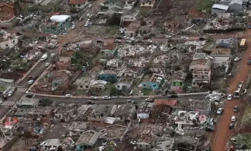 Brazil में बवंडर से 6 की मौत, 700 से ज़्यादा घायल Brazil में बवंडर से 6 की मौत, 700 से ज़्यादा घायल