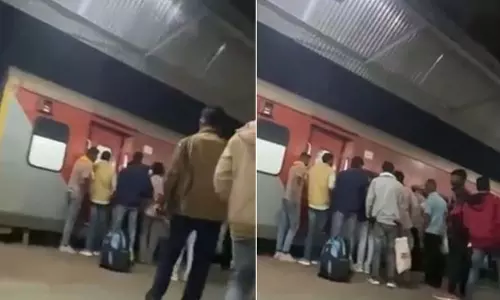 जबलपुर रेलवे स्टेशन पर समोसे वाले ने यात्री पर हमला किया; गिरफ्तार जबलपुर रेलवे स्टेशन पर समोसे वाले ने यात्री पर हमला किया; गिरफ्तार