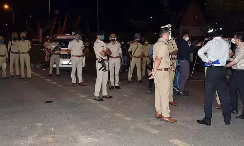देश भर में आतंकवादी हमलों की साज़िश; गुजरात ATS ने तीन संदिग्ध आतंकवादियों को गिरफ्तार किया देश भर में आतंकवादी हमलों की साज़िश; गुजरात ATS ने तीन संदिग्ध आतंकवादियों को गिरफ्तार किया