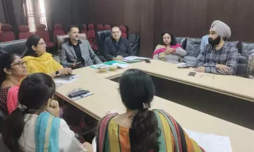DHSJ ने सांबा जिले में स्वास्थ्य संस्थानों के कामकाज की समीक्षा की