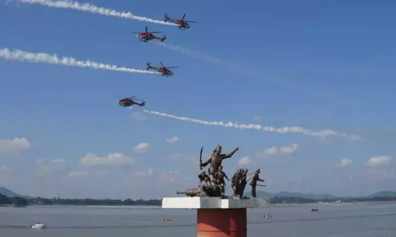 भारतीय वायु सेना दिवस: असम में ब्रह्मपुत्र नदी के ऊपर 75 से अधिक विमानों ने उड़ान भरी
