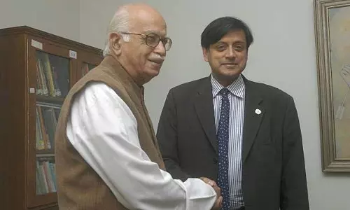 कांग्रेस सांसद शशि थरूर फिर चर्चा में, जानें लालकृष्ण आडवाणी की तारीफ में ऐसा क्या कहा?