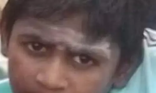 Lingasugur : बस पलटने से लड़के की मौत हो गई