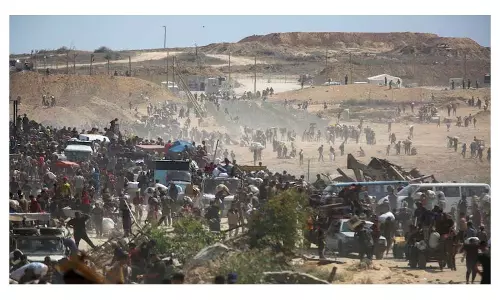 Gaza के पुनर्निर्माण के लिए कौन भुगतान कर रहा है, और अरब राजधानियाँ क्यों पीछे हट रही हैं? Gaza के पुनर्निर्माण के लिए कौन भुगतान कर रहा है, और अरब राजधानियाँ क्यों पीछे हट रही हैं?