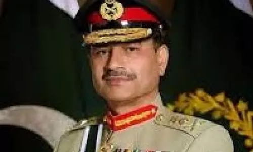 पाकिस्तान के 27वें संविधान संशोधन से जनरल असीम मुनीर की नियुक्ति आसान पाकिस्तान के 27वें संविधान संशोधन से जनरल असीम मुनीर की नियुक्ति आसान