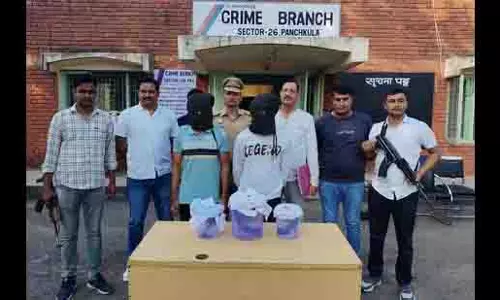 Panchkula में अवैध हथियारों के साथ कैब ड्राइवर और किशोर समेत तीन गिरफ्तार Panchkula में अवैध हथियारों के साथ कैब ड्राइवर और किशोर समेत तीन गिरफ्तार