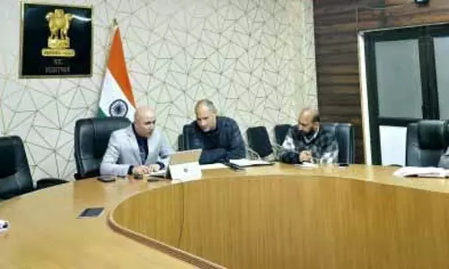 DC Kishtwar ने वित्तीय समावेशन योजनाओं की प्रगति की समीक्षा की