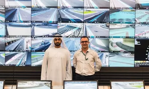 Yas Marina Circuit का रेस कंट्रोल रूम हाई-टेक अपग्रेडेड Yas Marina Circuit का रेस कंट्रोल रूम हाई-टेक अपग्रेडेड