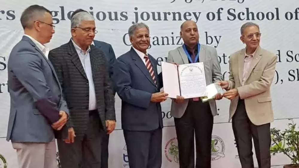 Nagaland विश्वविद्यालय के प्रोफेसर को संपादकीय उत्कृष्टता के लिए सम्मानित किया गया