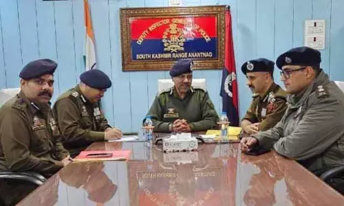 DGP ने अनंतनाग, कुलगाम में आतंकवाद विरोधी अभियानों की समीक्षा की DGP ने अनंतनाग, कुलगाम में आतंकवाद विरोधी अभियानों की समीक्षा की