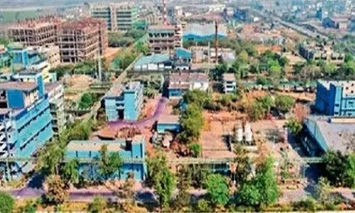 Ratnagiri की लोटे कॉलोनी में प्रदूषणकारी रसायन बनाने वाली फैक्ट्री Ratnagiri की लोटे कॉलोनी में प्रदूषणकारी रसायन बनाने वाली फैक्ट्री