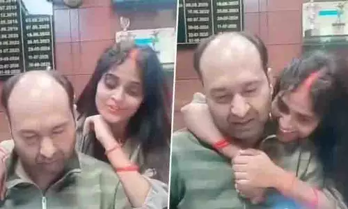 Haryana: एसबीआई शाखा प्रबंधक की ऑफिस में इंस्टाग्राम रील वायरल Haryana: एसबीआई शाखा प्रबंधक की ऑफिस में इंस्टाग्राम रील वायरल