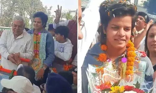 World Cup Star शेफाली का रोहतक में भव्य स्वागत World Cup Star शेफाली का रोहतक में भव्य स्वागत