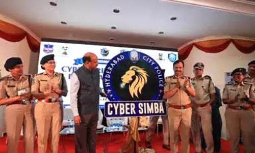 हैदराबाद पुलिस कमिश्नर ने बताई चौंकाने वाली सच्चाई, हर दिन 1 करोड़ रुपये का साइबर फ्रॉड! हैदराबाद पुलिस कमिश्नर ने बताई चौंकाने वाली सच्चाई, हर दिन 1 करोड़ रुपये का साइबर फ्रॉड!