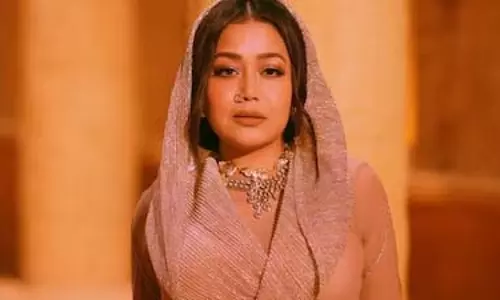 Neha Kakkar  के नाम का इस्तेमाल कर ₹5 लाख की ऑनलाइन ठगी, वर्ली पुलिस ने शुरू की जांच
