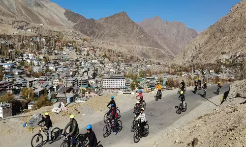 हिमालय से बंगाल तक फिट इंडिया संडे में साइकिल राइड