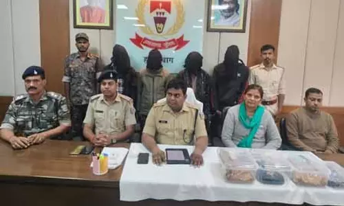 पुलिस ने 8.2 किलो अवैध अफीम के साथ 4 तस्करों को किया गिरफ्तार पुलिस ने 8.2 किलो अवैध अफीम के साथ 4 तस्करों को किया गिरफ्तार