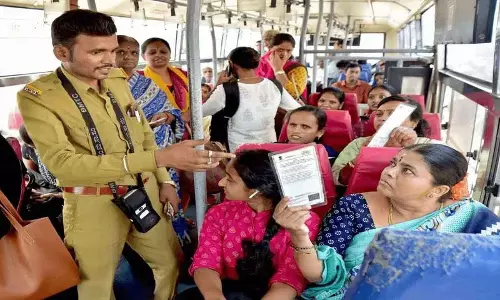 Mannanur की महिलाओं ने सीएम रेवंत रेड्डी से मुफ्त बस योजना हटाने की अपील की